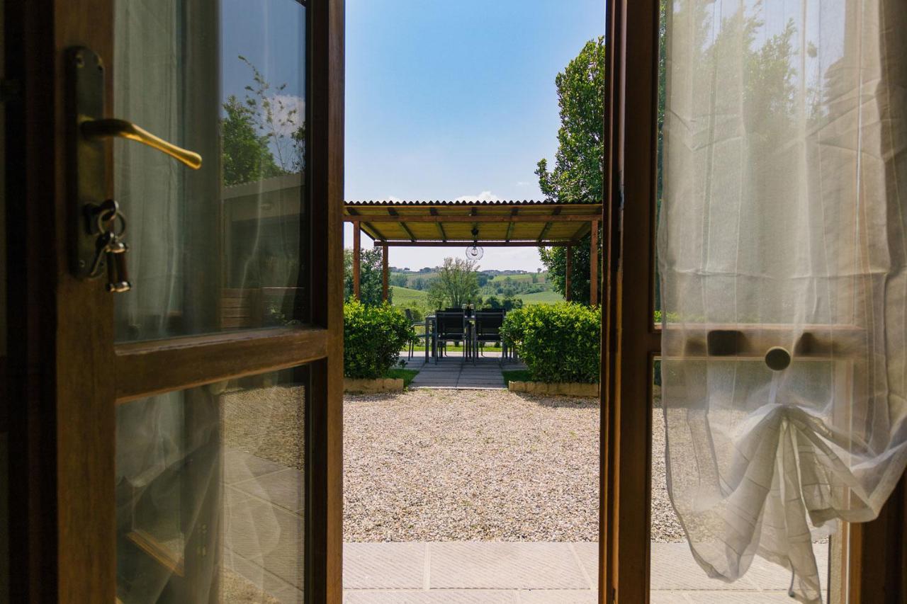 Podere La Vignata Toiano Bagian luar foto
